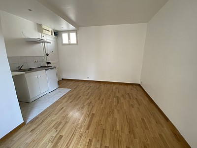STUDIO A LOUER - PARIS 20EME ARRONDISSEMENT Charonne 3 - 16 m2 - 591 € charges comprises par mois
