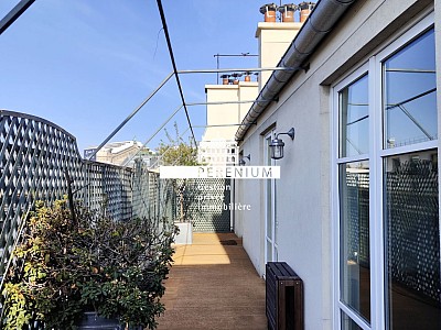 APPARTEMENT T5 A LOUER - PARIS 2EME ARRONDISSEMENT - 212 m2 - 7740 € charges comprises par mois