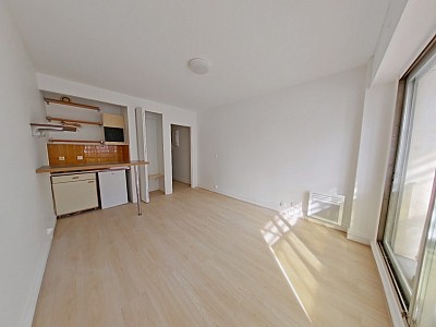 STUDIO A LOUER - PARIS 20EME ARRONDISSEMENT Charonne 17 - 21 m2 - 798 € charges comprises par mois