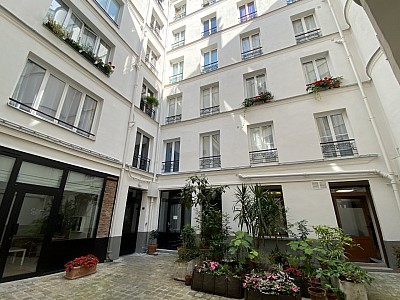 STUDIO A LOUER - PARIS 11EME ARRONDISSEMENT Sainte-Marguerite 9 - 11 m2 - 435 € charges comprises par mois