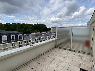 STUDIO A LOUER - PARIS 20EME ARRONDISSEMENT Pere Lachaise 2 - 17 m2 - 722 € charges comprises par mois
