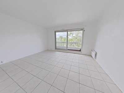 STUDIO A LOUER - PARIS 10EME ARRONDISSEMENT - 24.89 m2 - 843 € charges comprises par mois