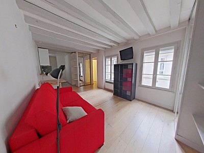 STUDIO A LOUER - PARIS 6EME ARRONDISSEMENT Odeon 3 - 26 m2 - 1063 € charges comprises par mois