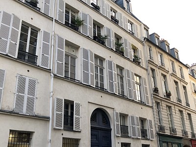 STUDIO A LOUER - PARIS 3EME ARRONDISSEMENT Les Archives 2 - 36 m2 - 1470 € charges comprises par mois