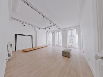 Bureau A LOUER - PARIS 8EME ARRONDISSEMENT - 144 m2 - 7920 € HC par mois