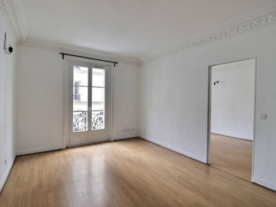 T4 - BATIGNOLLES - PARIS 17EME ARRONDISSEMENT - 69.45 m2 - VENDU