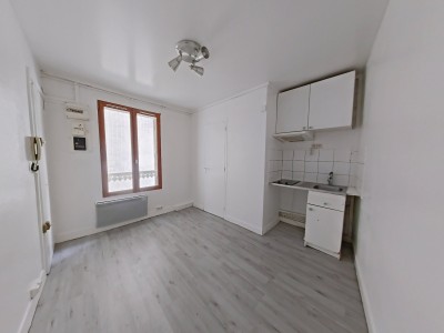 STUDIO A VENDRE - PARIS 18EME ARRONDISSEMENT - 10.64 m2 - 98000€