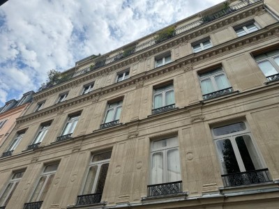 APPARTEMENT T2 A LOUER - PARIS 6EME ARRONDISSEMENT - 43.36 m2 - 1825€ charges comprises par mois