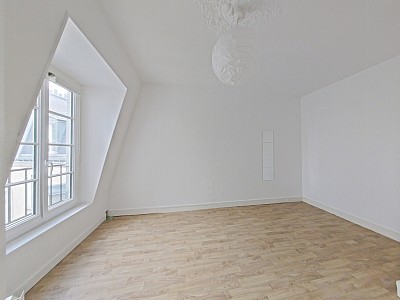 APPARTEMENT T1 A LOUER - PARIS 18EME ARRONDISSEMENT - 18.84 m2 - 667€ charges comprises par mois