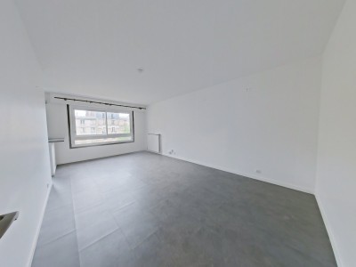STUDIO A LOUER - PARIS 12EME ARRONDISSEMENT - 38.95 m2 - 1200€ charges comprises par mois