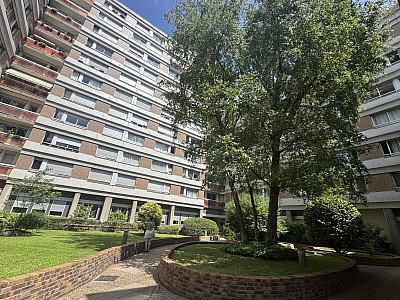 STUDIO A LOUER - PARIS 11EME ARRONDISSEMENT - 32.29 m2 - 980€ charges comprises par mois