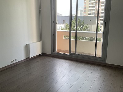 APPARTEMENT T2 A LOUER - STAINS - 42.82 m2 - 948€ charges comprises par mois