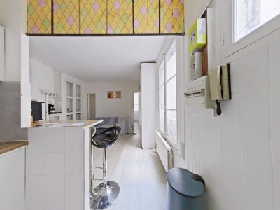APPARTEMENT T2 A LOUER - PARIS 10EME ARRONDISSEMENT - 43.03 m2 - 1740€ charges comprises par mois