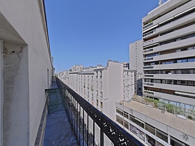 STUDIO A LOUER - PARIS 11EME ARRONDISSEMENT - 13.21 m2 - 553€ charges comprises par mois