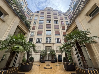 STUDIO A LOUER - PARIS 15EME ARRONDISSEMENT - 32.39 m2 - 1252€ charges comprises par mois