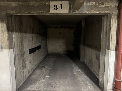 PARKING A LOUER - NEUILLY SUR SEINE - 127,83€ charges comprises par mois