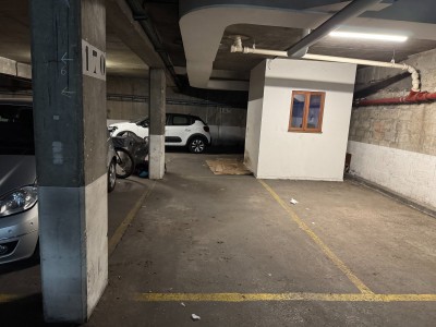 PARKING A LOUER - PARIS 15EME ARRONDISSEMENT - 160 € charges comprises par mois