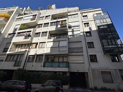 PARKING A LOUER - PARIS 16EME ARRONDISSEMENT - 210 € charges comprises par mois