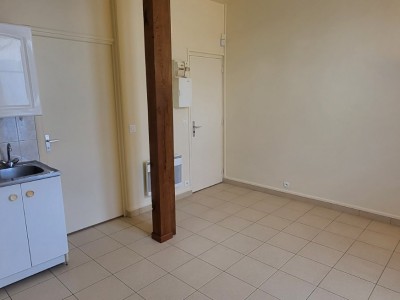 APPARTEMENT T1 A LOUER - IVRY SUR SEINE - 17 m2 - 590€ charges comprises par mois