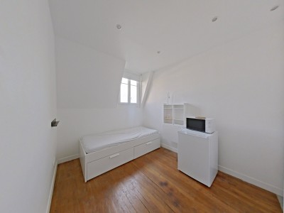 STUDIO A LOUER - PARIS 7EME ARRONDISSEMENT - 10.75 m2 - 577€ charges comprises par mois