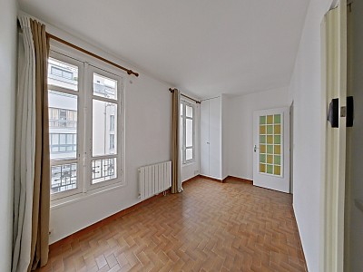 STUDIO A LOUER - PARIS 15EME ARRONDISSEMENT Grenelle 7 - 14.97 m2 - 596€ charges comprises par mois