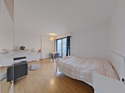 STUDIO A LOUER - PARIS 15EME ARRONDISSEMENT - 28.37 m2 - 1212€ charges comprises par mois