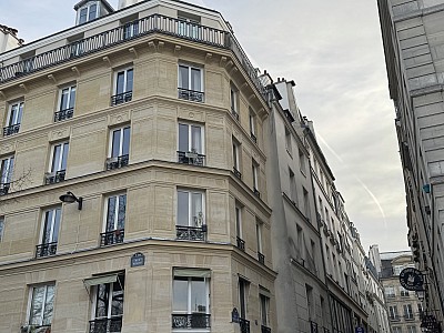 APPARTEMENT T2 A LOUER - PARIS 1ER ARRONDISSEMENT Les Halles 5 - 52.2 m2 - 1�596�&euro; charges comprises par mois