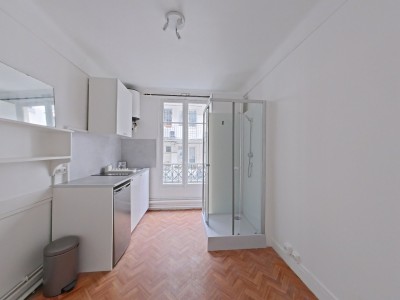 CHAMBRE A LOUER - PARIS 15EME ARRONDISSEMENT - 9.19 m2 - 415�&euro; charges comprises par mois