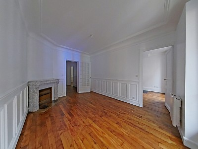 APPARTEMENT T3 A LOUER - PARIS 18EME ARRONDISSEMENT - 52.96 m2 - 1�583�&euro; charges comprises par mois