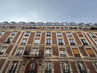 APPARTEMENT T2 A LOUER - PARIS 11EME ARRONDISSEMENT - 29.4 m2 - 995�&euro; charges comprises par mois