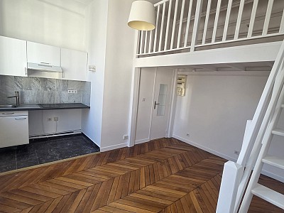 STUDIO A LOUER - PARIS 8EME ARRONDISSEMENT - 18.5 m2 - 999�&euro; charges comprises par mois