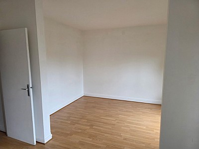 STUDIO A LOUER - LE CHESNAY - 25.69 m2 - 750 &euro; charges comprises par mois