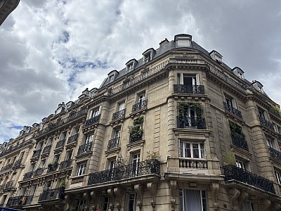APPARTEMENT T1 A LOUER - PARIS 18EME ARRONDISSEMENT - 22.38 m2 - 836 &euro; charges comprises par mois