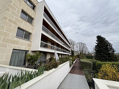 APPARTEMENT T5 A LOUER - ST GERMAIN EN LAYE - 102.1 m2 - 2 636 &euro; charges comprises par mois