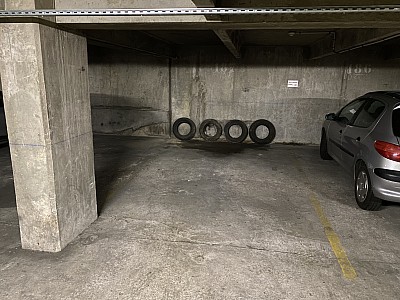 PARKING EXTERIEUR A LOUER - PARIS 11EME ARRONDISSEMENT - 90 &euro; charges comprises par mois