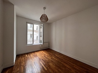 APPARTEMENT T2 A LOUER - PARIS 17EME ARRONDISSEMENT Batignolles 10 - 35.57 m2 - 1 264 &euro; charges comprises par mois