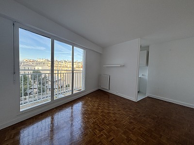 STUDIO A LOUER - PARIS 15EME ARRONDISSEMENT Grenelle 7 - 25.42 m2 - 969,87 &euro; charges comprises par mois