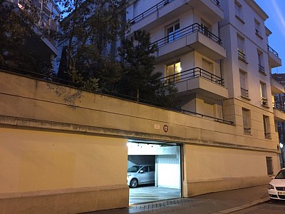 PARKING A LOUER - PARIS 11EME ARRONDISSEMENT - 110€ charges comprises par mois