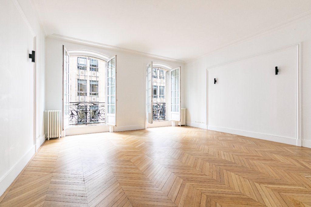 BUREAU A LOUER - PARIS 8EME ARRONDISSEMENT - 14 081,67 € HC et HT par mois