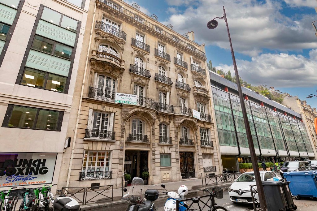 BUREAU A LOUER - PARIS 8EME ARRONDISSEMENT - 14 081,67 € HC et HT par mois