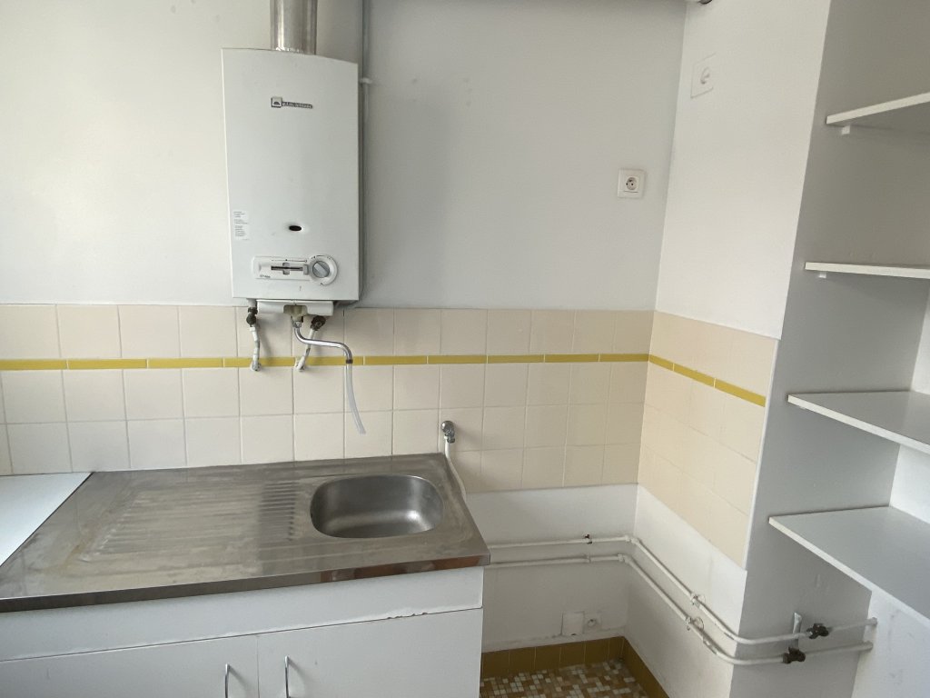 STUDIO A LOUER - PARIS 13EME ARRONDISSEMENT - 24.19 m2 - 851 € charges comprises par mois