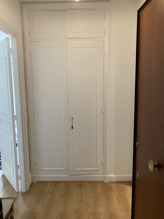 STUDIO A LOUER - PARIS 16EME ARRONDISSEMENT - 30.47 m2 - 1 390 € charges comprises par mois