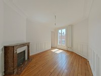 APPARTEMENT T2 A LOUER - PARIS 15EME ARRONDISSEMENT - 42.39 m2 - 1 388 € charges comprises par mois