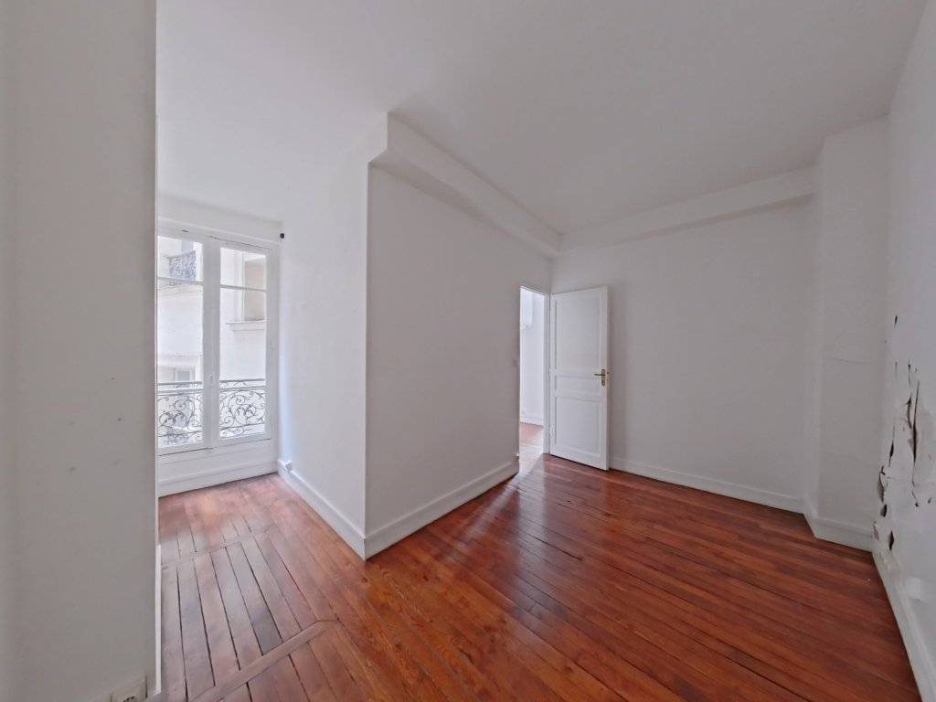 APPARTEMENT T2 A VENDRE - PARIS 11EME ARRONDISSEMENT - 30.61 m2 - 290 000 €