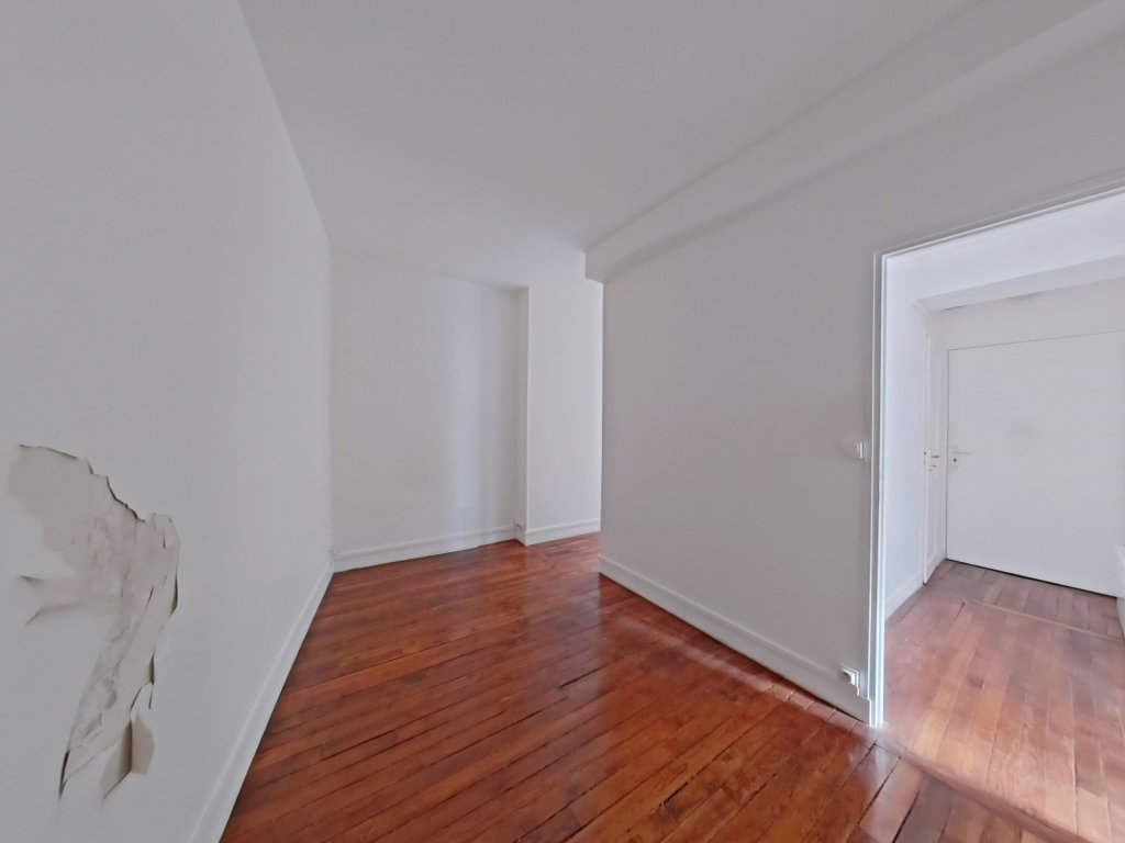 APPARTEMENT T2 A VENDRE - PARIS 11EME ARRONDISSEMENT - 30.61 m2 - 290 000 €