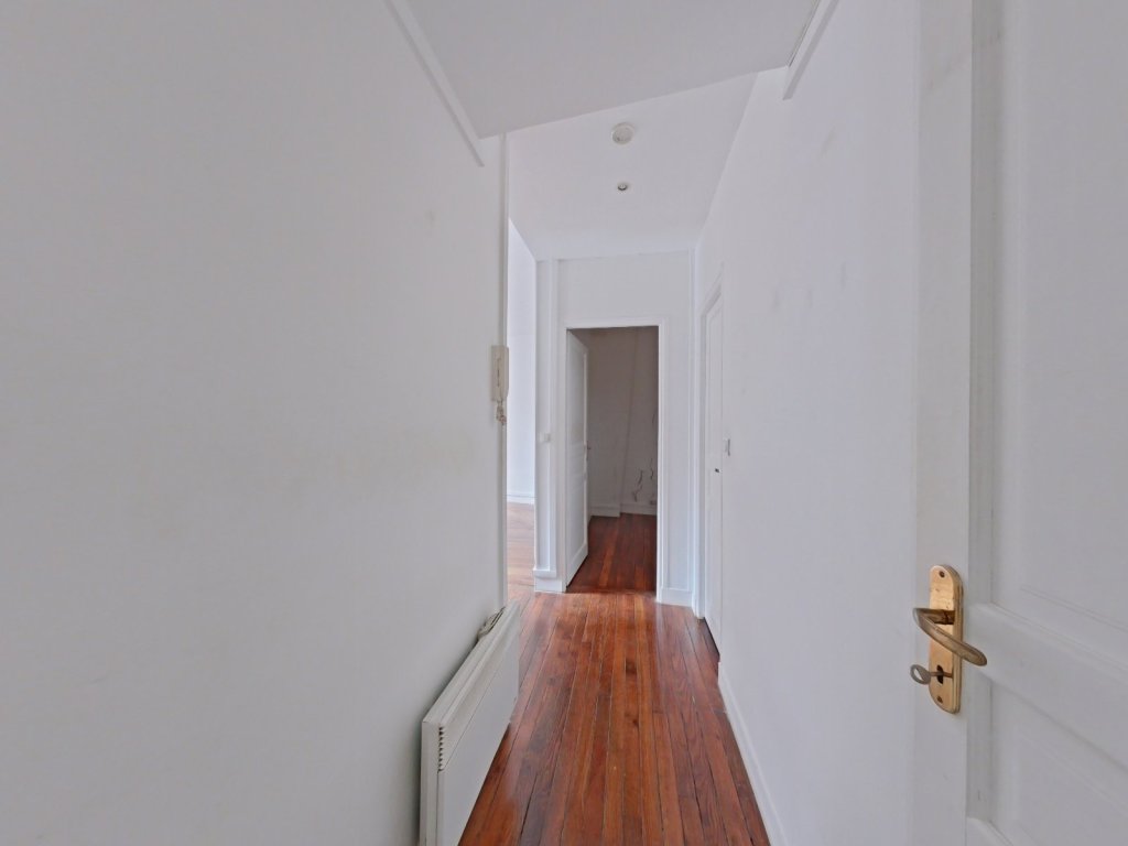 APPARTEMENT T2 A VENDRE - PARIS 11EME ARRONDISSEMENT - 30.61 m2 - 290 000 €