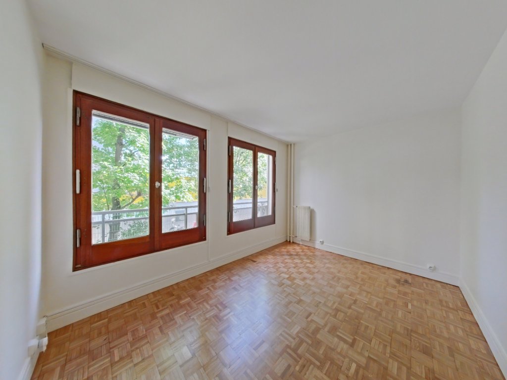 APPARTEMENT T4 A LOUER - PARIS 15EME ARRONDISSEMENT Saint-Lambert 8 - 90.82 m2 - 2 868 € charges comprises par mois