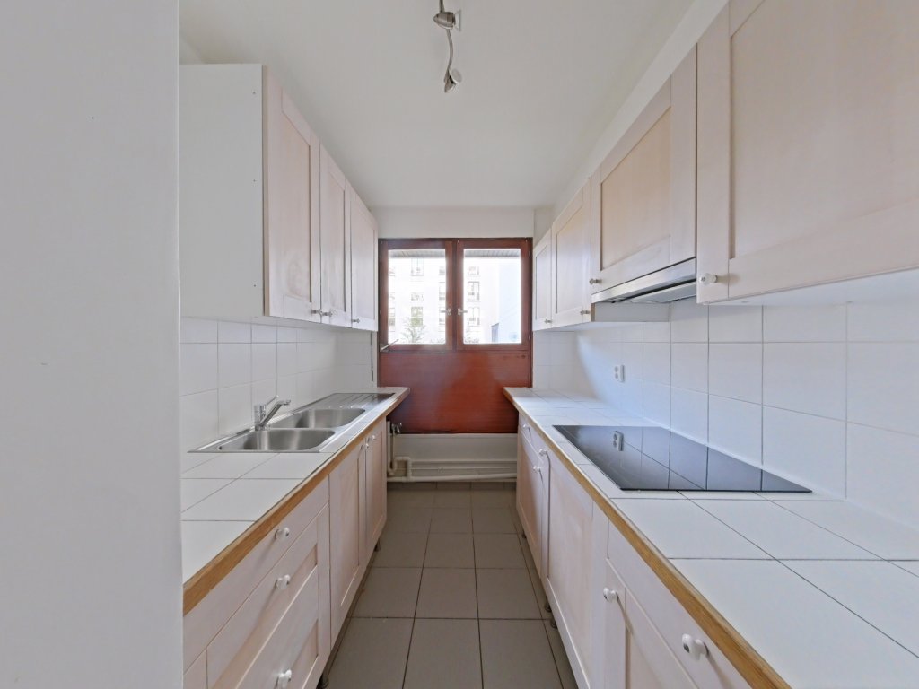 APPARTEMENT T4 A LOUER - PARIS 15EME ARRONDISSEMENT Saint-Lambert 8 - 90.82 m2 - 2 868 € charges comprises par mois