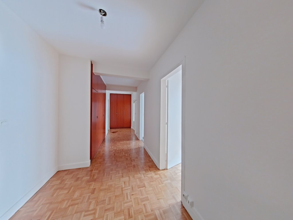 APPARTEMENT T4 A LOUER - PARIS 15EME ARRONDISSEMENT Saint-Lambert 8 - 90.82 m2 - 2 868 € charges comprises par mois