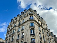 APPARTEMENT T5 A LOUER - PARIS 15EME ARRONDISSEMENT - 113.8 m2 - 3 455 € charges comprises par mois